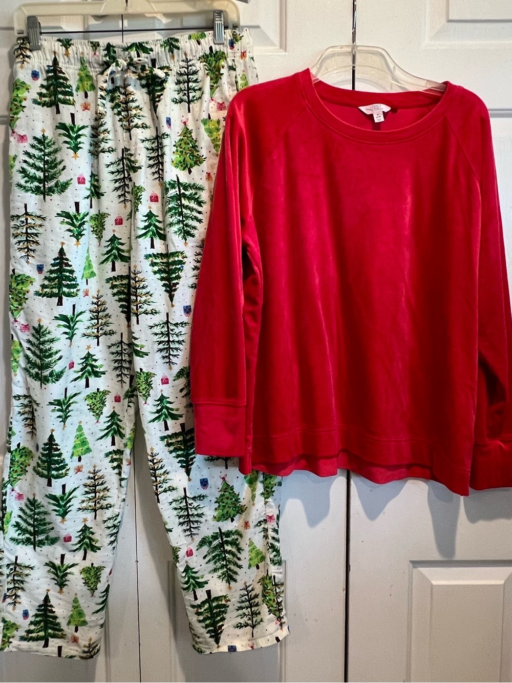 2 Pc PJ Set🎄Christmas Tree Pants w pockets & SOFT Red Long Sleeve Shirt